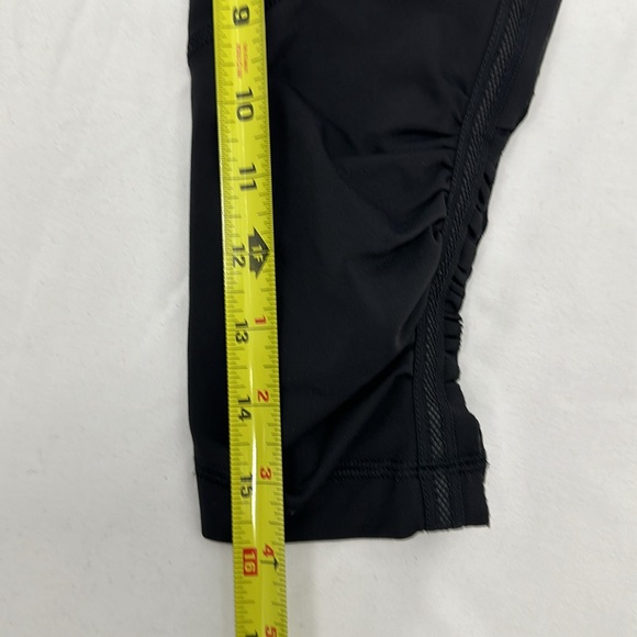Lululemon Run For Your Life Crop Leggings. Size 2 - Picture 4 of 10